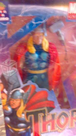 Marvel Comics Thor Gigante de mas de 20 Pulgadas