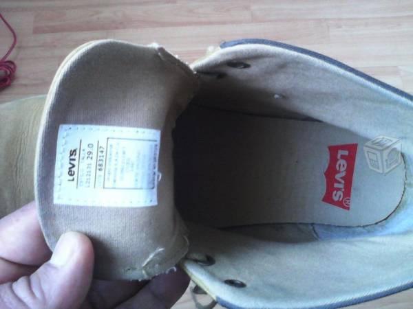 Levis botas color hueso seminuevas metro impulsora