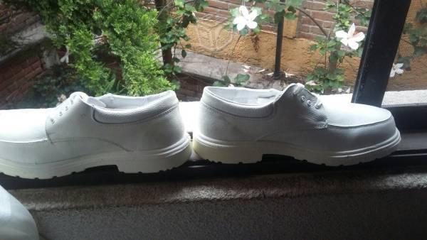 Zapatos blancos