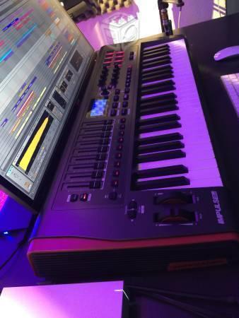 Novation impulse 49 midi controller teclado