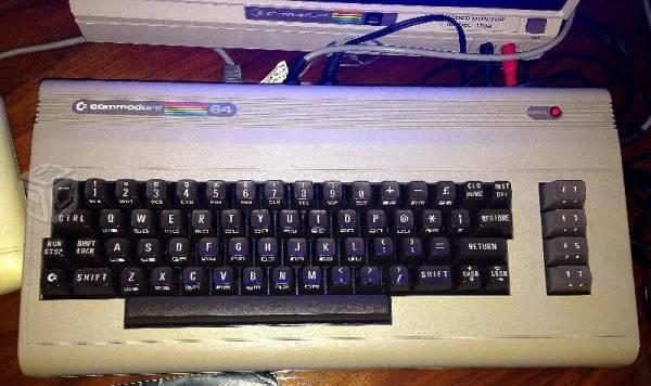 Commodore 64 COMO NUEVA, Original de 1982