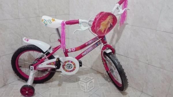 Bicicleta nueva Barbie equipada