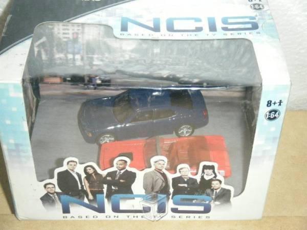 Set de dos autos de la serie NCIS