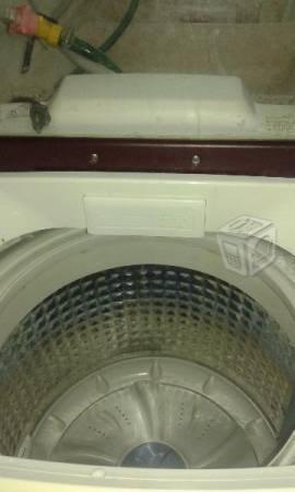 Lavadora con secadora en excelente estado