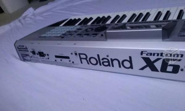 Teclado Roland Fantom X6