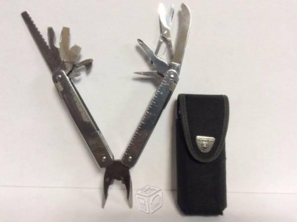 Pinzas Victorinox Swisstool