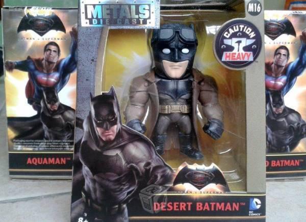 Desert batman. metals die cast. batman v superman