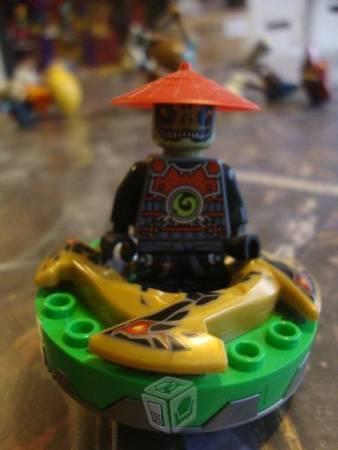 Lego Ninjago Ninja Malvado con Trompo