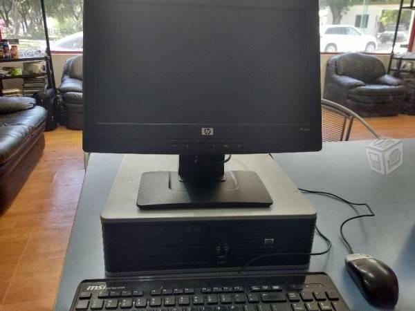 Computadora HP con Monitor 15