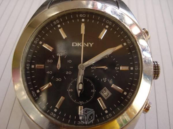 Reloj DKNY nolita acero.fechador y cronos 50mm