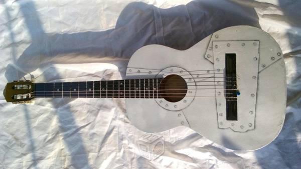 Guitarra acustica marca JOM