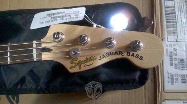 Bajo Squier Jaguar Bass Activo nuevo