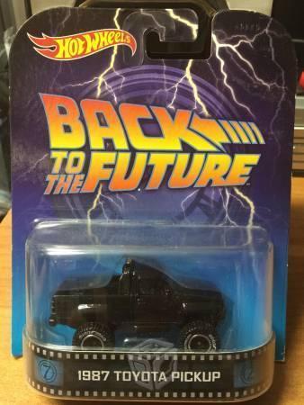 Hot Wheels Retro 1987 Toyota Pickup BTTF