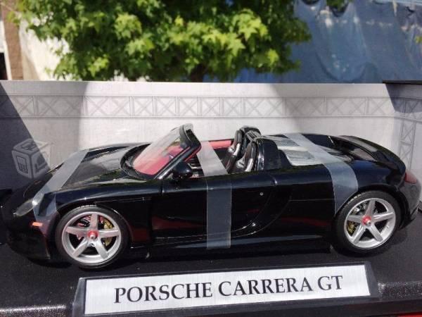 Porche carrera gt 1/18 motor max