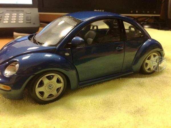 Volkswagen beetle 1/18 maisto