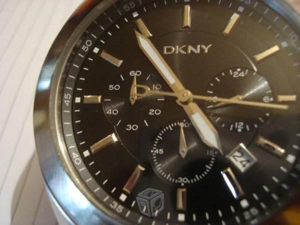Reloj DKNY nolita acero.fechador y cronos 50mm