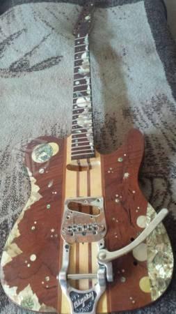 Guitarra de madera fina