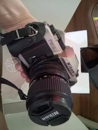 Cámara Nikon FM10 reflex 35 mm