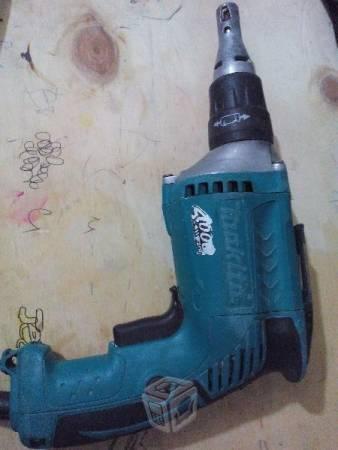 Atornillador makita para tablaroca