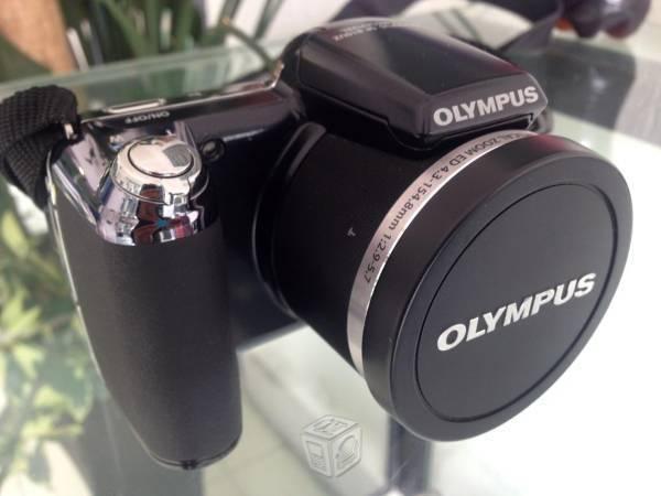 Olympus SP-810UZ 14mp graba video hd en 3D