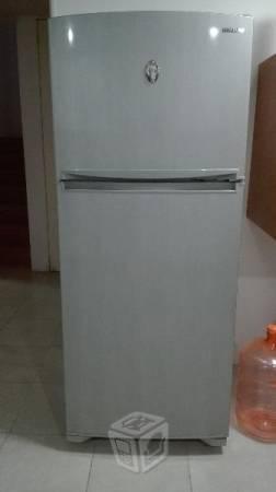Refrigerador Samsung 13 pies modelo RT-43CHSS