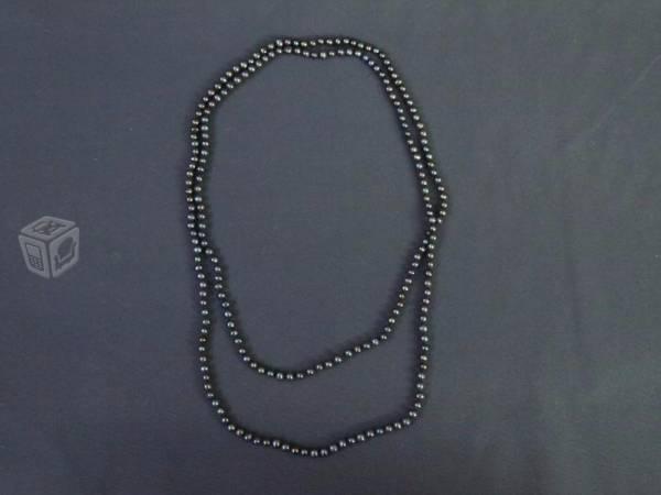 Collar de perlas plateado