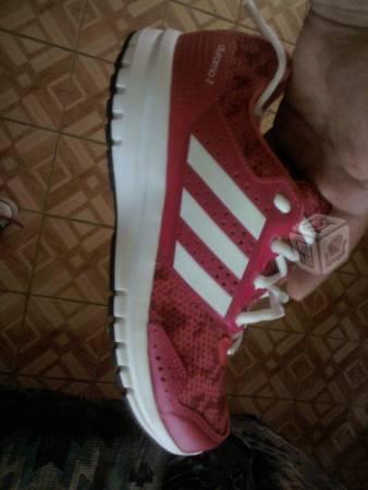 Tenis adidas rosa camuflaje