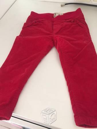 Se vende pantalón de niña