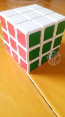Cubo rubik 3x3x3 xin hua hui