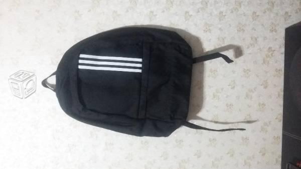 Mochila adidas