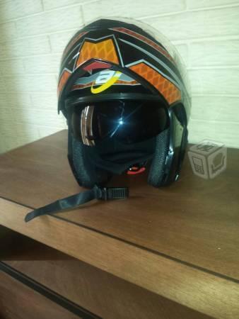 Casco abatible