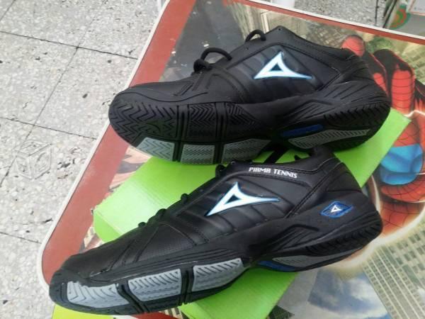 Tennis Pirma disponibles en # 7, 8 y 8