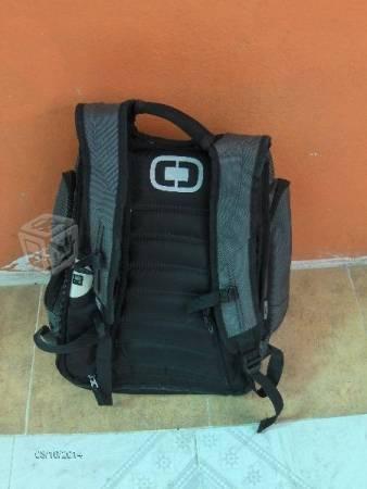 Mochila porta laptop ogio