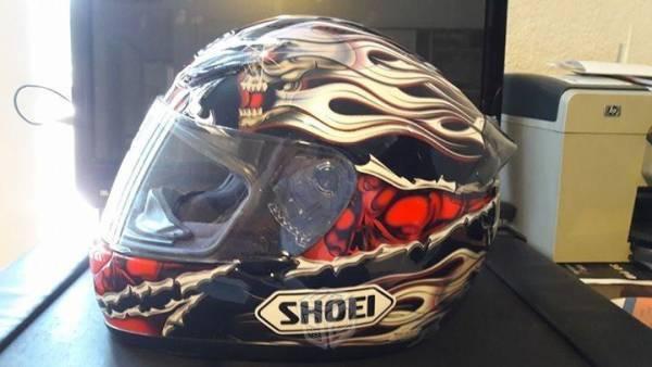 Casco marca: Shoei tipo: Skull NUEVO