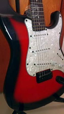 Guitarra electrica tipo Stratocaster. A tratar