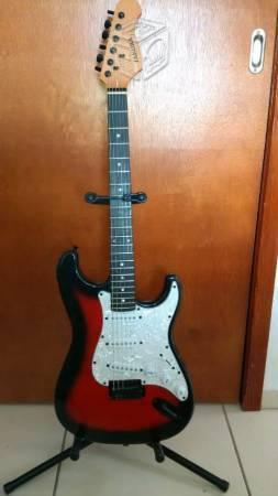 Guitarra electrica tipo Stratocaster. A tratar
