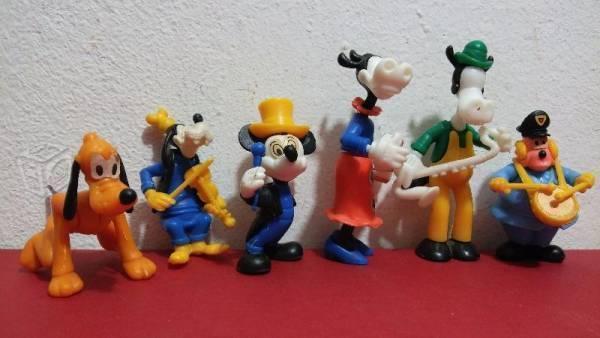 Mickey y amigos de disney musicos huevo kinder 6