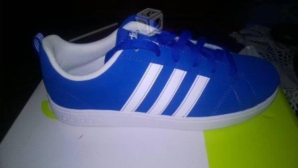 Tenis adidas advantaje azules