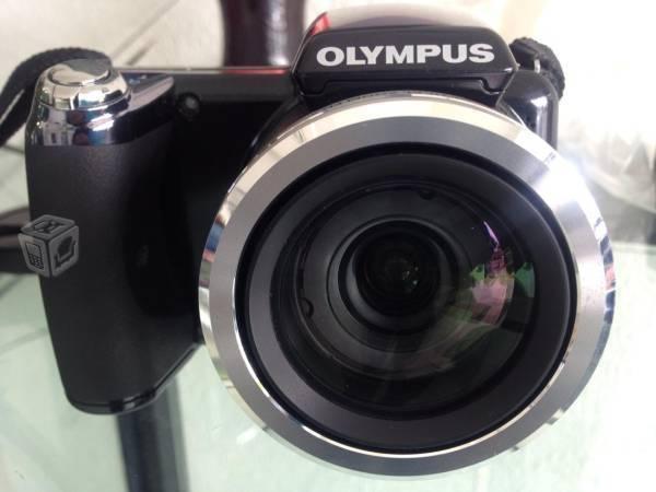 Olympus SP-810UZ DE 14mp graba video 3D