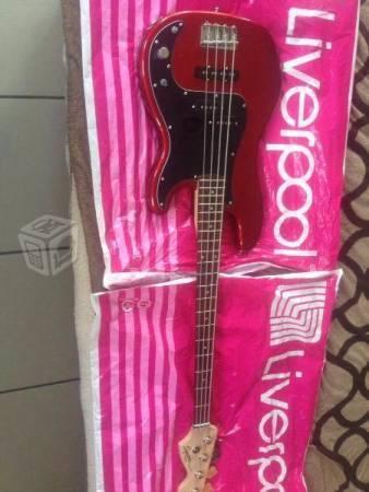 BAJO ELECTRICO FENDER STRATOCASTER SQUIER