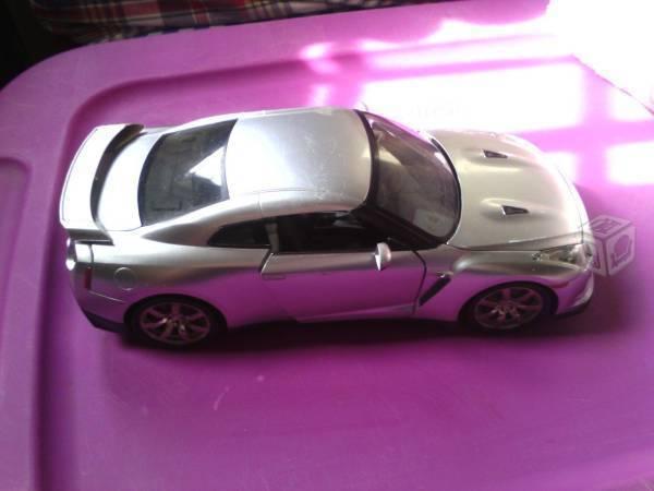 Carro nissan gtr 2009 scale 1/18 para cooleccion