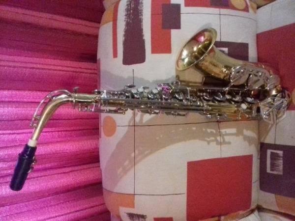 Saxofon alto ARMSTRONG made in USA en Eb