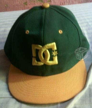 dos gorras dc etnies de broche