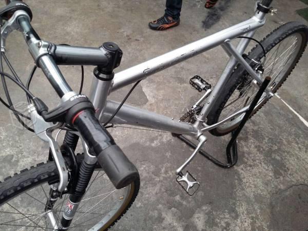 Bicicleta GT de aluminio talla grande