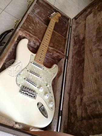 Fender Stratocaster Standard Con Di Marzio