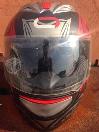 Casco marca Roda en buenas condiciones