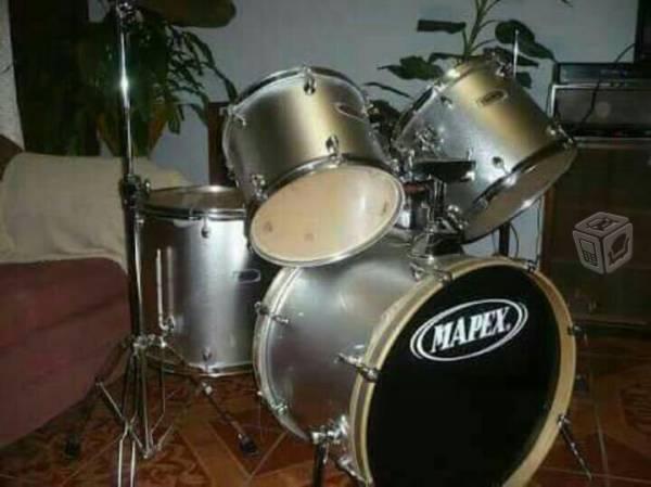 Batería mapex sería Q con atriles