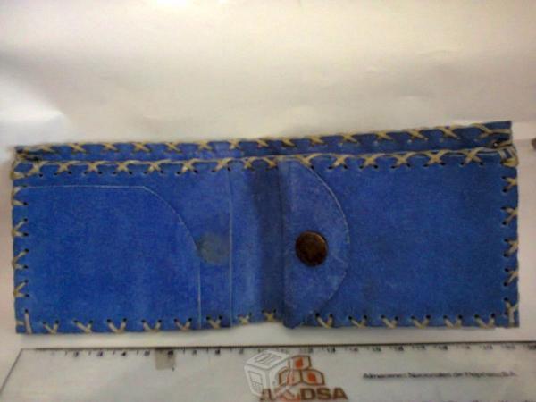 Cartera piel azul