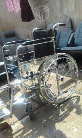 silla de ruedas cromada