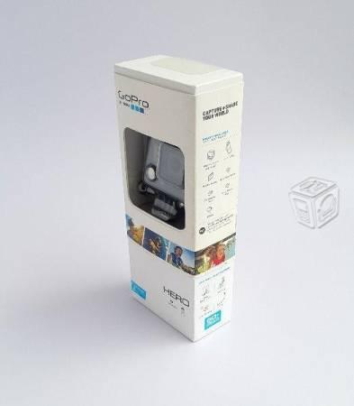 Cámara GoPro Hero con tarjeta microSD gratis